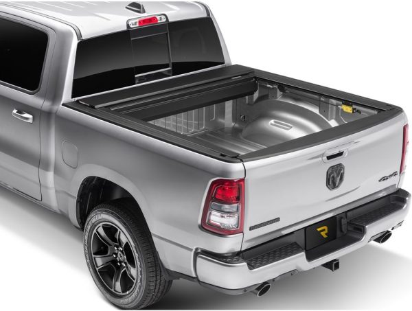 Roll-N-Lock Tonneau Cover Chevy Colorado 5 2  Bed (23-24) E-Series Retractable - RC263E For Discount